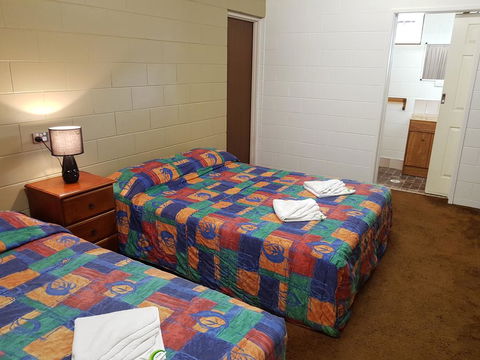 Commercial Hotel - Australia Accommodation 0