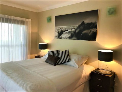 Compass Point 8 - Australia Accommodation 0