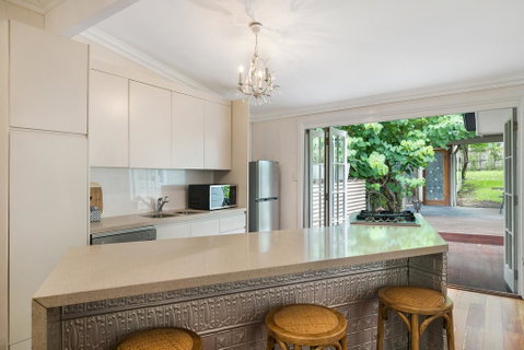 Contemporary Cottage In Perfect Lifestyle Address - Australia Accommodation 2