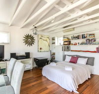 Cool Architect-Designed Studio Close To CBD - Australia Accommodation
