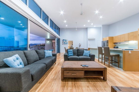 Coral View At Azure Sea - Australia Accommodation 3