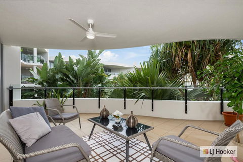 COTTON BEACH 85 - PRIVATE Mid Floor APARTMENT - Australia Accommodation 1