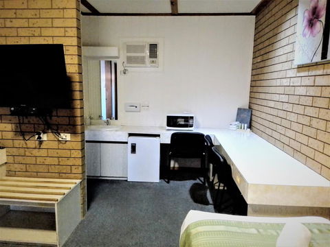 Country Home Motor Inn - Australia Accommodation 2