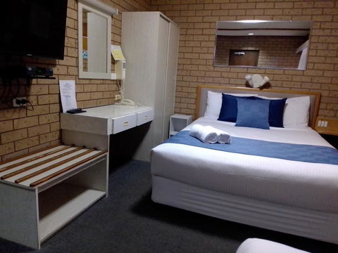 Country Home Motor Inn - Australia Accommodation 3