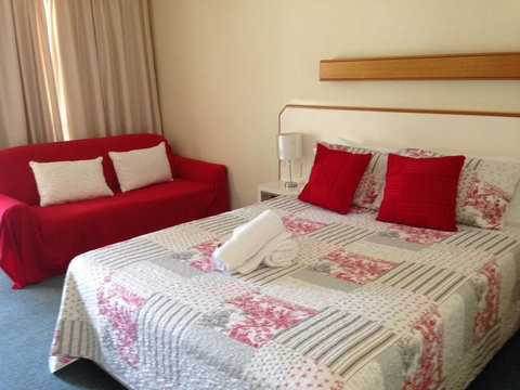 Country Rose Motel Warwick - Australia Accommodation 3