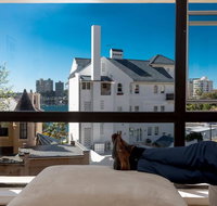 Couple's Gateway in Sunny Elizabeth Bay - Australia Accommodation