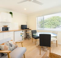 Cozy 1 Bedroom Apartment Minutes From The Beach - Australia Accommodation