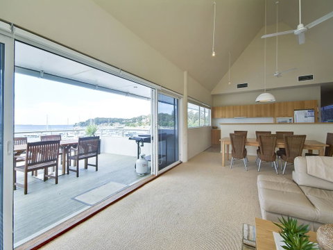 Crows Nest - Australia Accommodation 2
