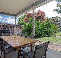 Cuddles Cottage' 4 Christmas Bush Avenue - pet friendly holiday house near Dutchies - Australia Accommodation