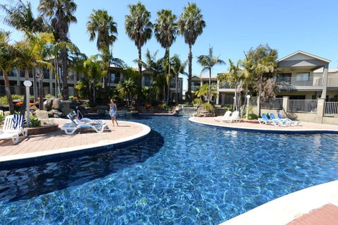 Cypress Drive Apartment - Australia Accommodation 1