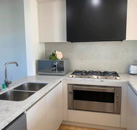 Delicate and Peaceful Bundoora Townhouse 10 - Australia Accommodation