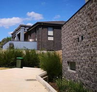 Delicate and Peaceful Bundoora Townhouse 11 - Australia Accommodation
