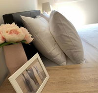Delightful Bedroom in Bentleigh East - Australia Accommodation