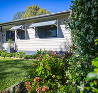 Dell-Lee Cottage - Australia Accommodation