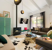 Designer Town Villa - Australia Accommodation