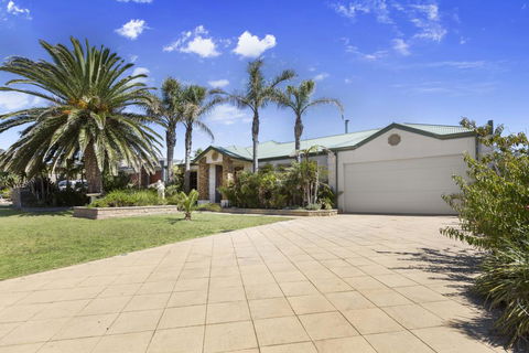 DIAMOND BAY RETREAT - SORRENTO - Australia Accommodation 2
