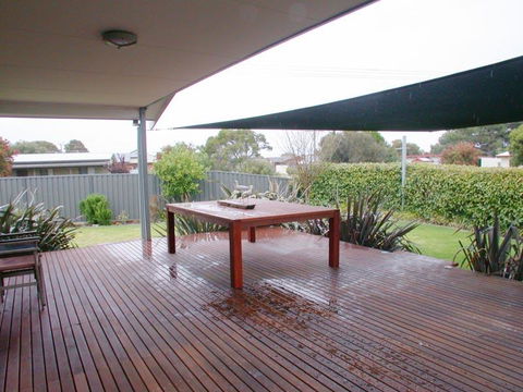 Do Drop Inn - Australia Accommodation 3