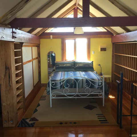 Dolphin Beach House - Australia Accommodation 3