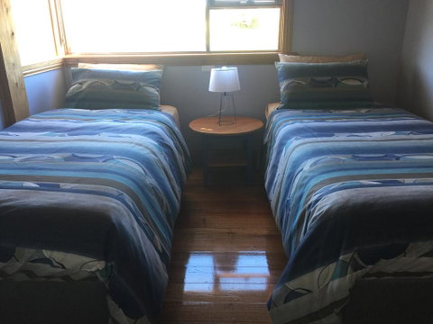 Dolphin Beach House - Australia Accommodation 2