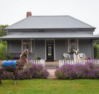 Domino House - Australia Accommodation