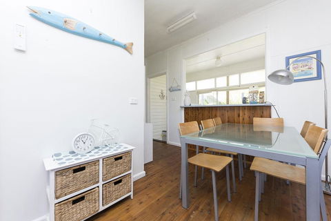 DOUGLAS COTTAGE FORSTER - Australia Accommodation 3