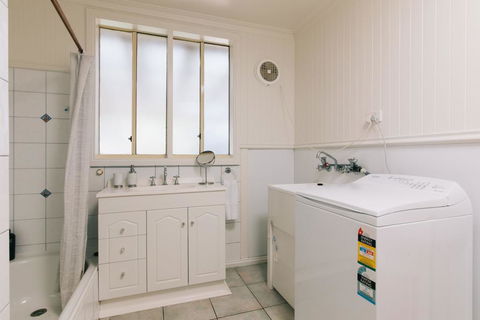 DOVESTONES BY THE SEA - INVERLOCH - Australia Accommodation 2