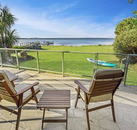 Eagle Point Getaway - Waterfront Serenity - Australia Accommodation