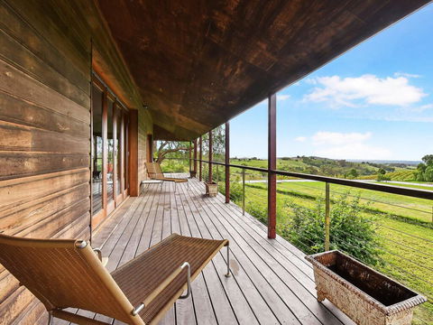 Eagles Rest @ Maluna Vineyard - Australia Accommodation 0