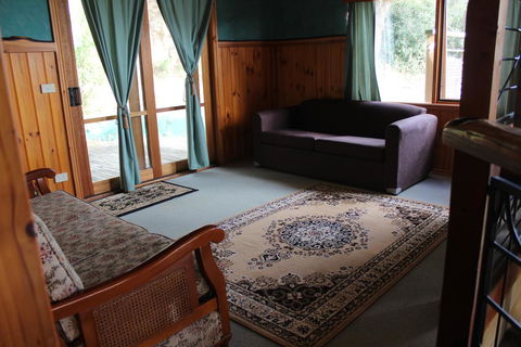 Eastern Reef Cottages - Australia Accommodation 2