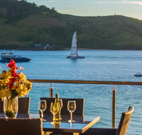 Edge 2 Ocean Front Luxury 3 Bedroom Split Level Spacious With Sofa Bed  Buggy - Australia Accommodation