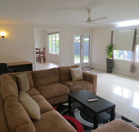 Edge Hill Clean  Green Cairns 7 Minutes from the Airport 7 Minutes to Cairns CBD  Reef Fleet Terminal - Australia Accommodation