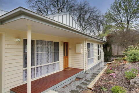 Edwards Rose - Australia Accommodation 1