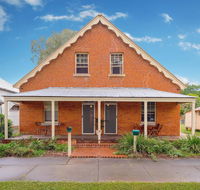 Eliza 1875 Red Brick Duplex Townhouse - Australia Accommodation