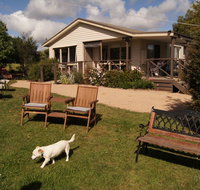 Emerald Hills Cottage - Australia Accommodation