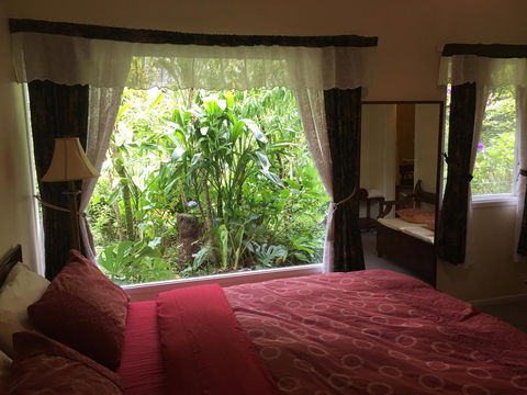 English Gardens - Garden Cottage - Australia Accommodation 2