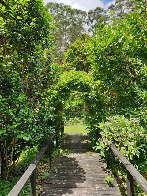 English Gardens - Garden Cottage - Australia Accommodation 0