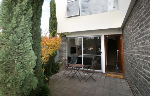 EROS City Fringe - Wifi, Wine, Netflix, Pets OK And Park Views! - Australia Accommodation 3