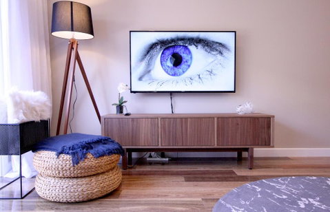 EVOLVE Near Adelaide CBD - Netflix / Wine / Lock Up Garage! - Australia Accommodation 1