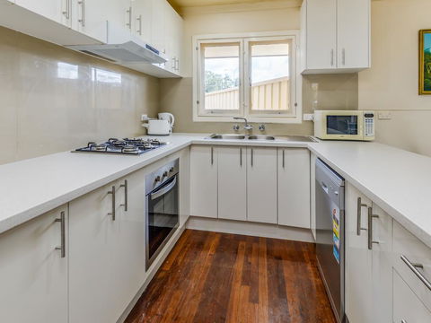 Exclusive Handy Holiday House - Australia Accommodation 2