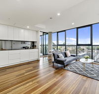 Executive City-centre Apartment with Parking - Australia Accommodation