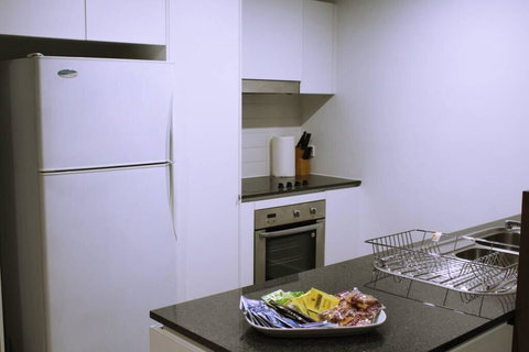 Executively Styled 2 Bed, 2 Bath, Perfect Location - Australia Accommodation 0