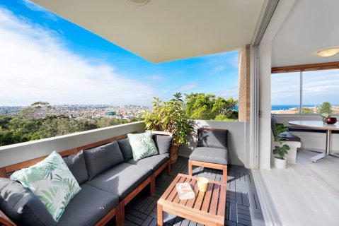 Experience Bondi Beach As Your Backdrop - Australia Accommodation 2