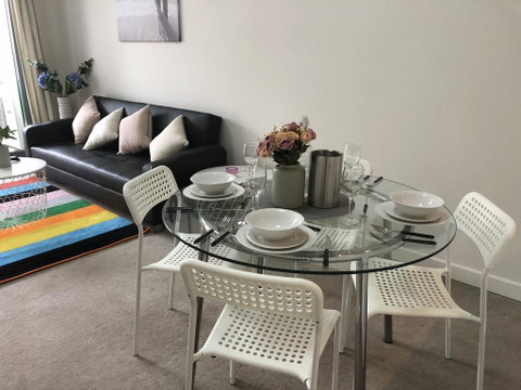 Exquisite Family Home +Parking, Close To CBD - Australia Accommodation 2