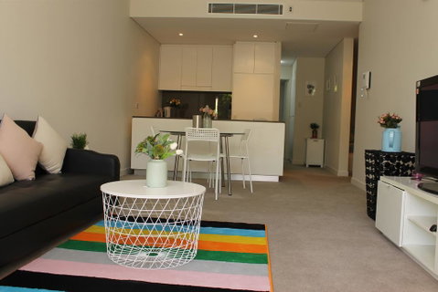 Exquisite Family Home +Parking, Close To CBD - Australia Accommodation 3