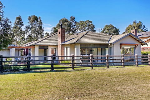 Fairview - Australia Accommodation 0