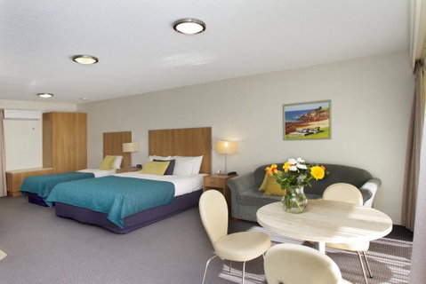Fairway Motor Inn - Australia Accommodation 3