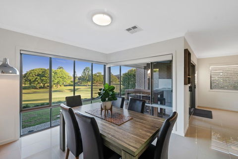 Fairway Village @ Windaroo Lakes Golf Club - Australia Accommodation 0