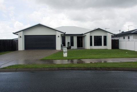 Family Friendly Holiday Home - Australia Accommodation 3