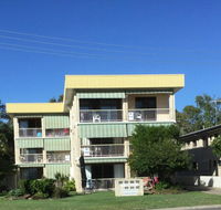 First Floor Unit with waterviews from your balcony - Australia Accommodation