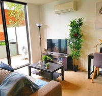 FITZROY FANTASTIC 1BR APT with FREE WINE NETFLIX WIFI close to TRAMS COLES - Australia Accommodation